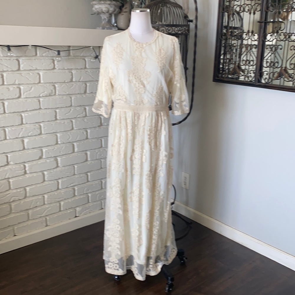 HIDDEN VALLEY OFF WHITE LACE MIDI OVERLAY DRESS 1 XL NEW
